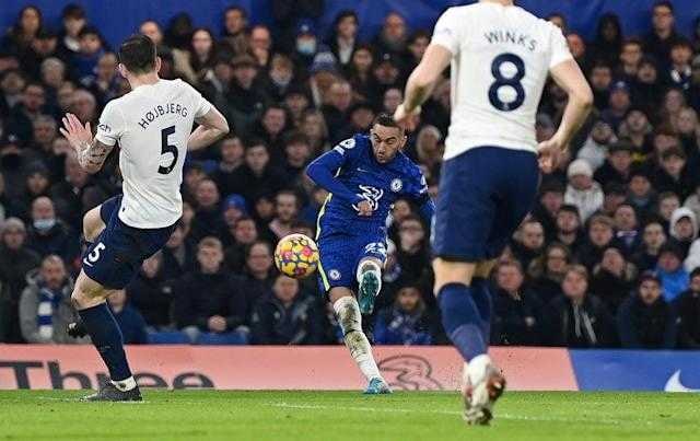 APL. «Chelsi» «Tottenhem»ning 9 o‘yinlik mag‘lubiyatsiz seriyasiga barham berdi Angliya Premer-ligasi 23-turining markaziy uchrashuvi Londonda o‘tdi.